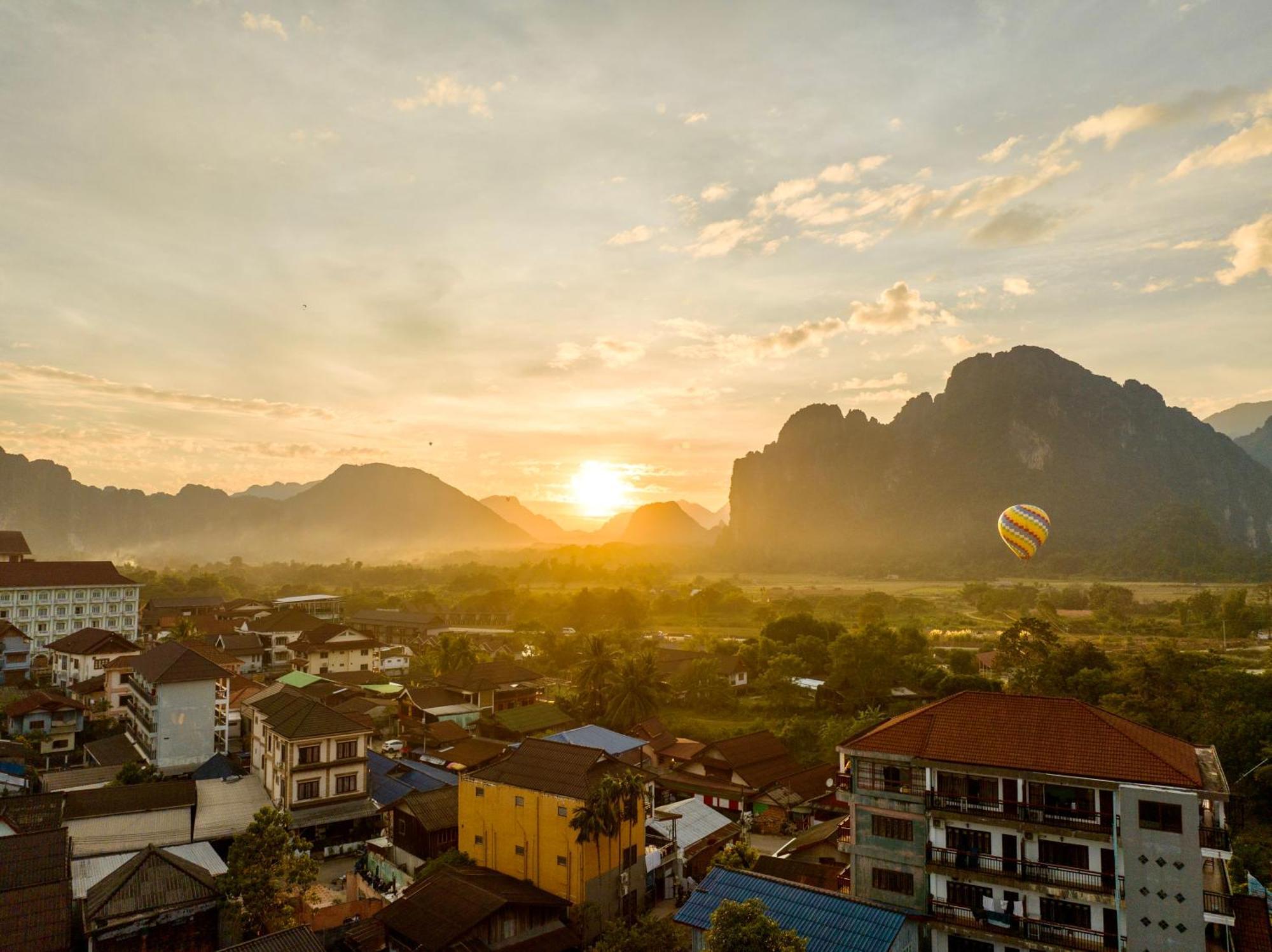 Easy Go Backpacker Hostel Vang Vieng Exterior foto